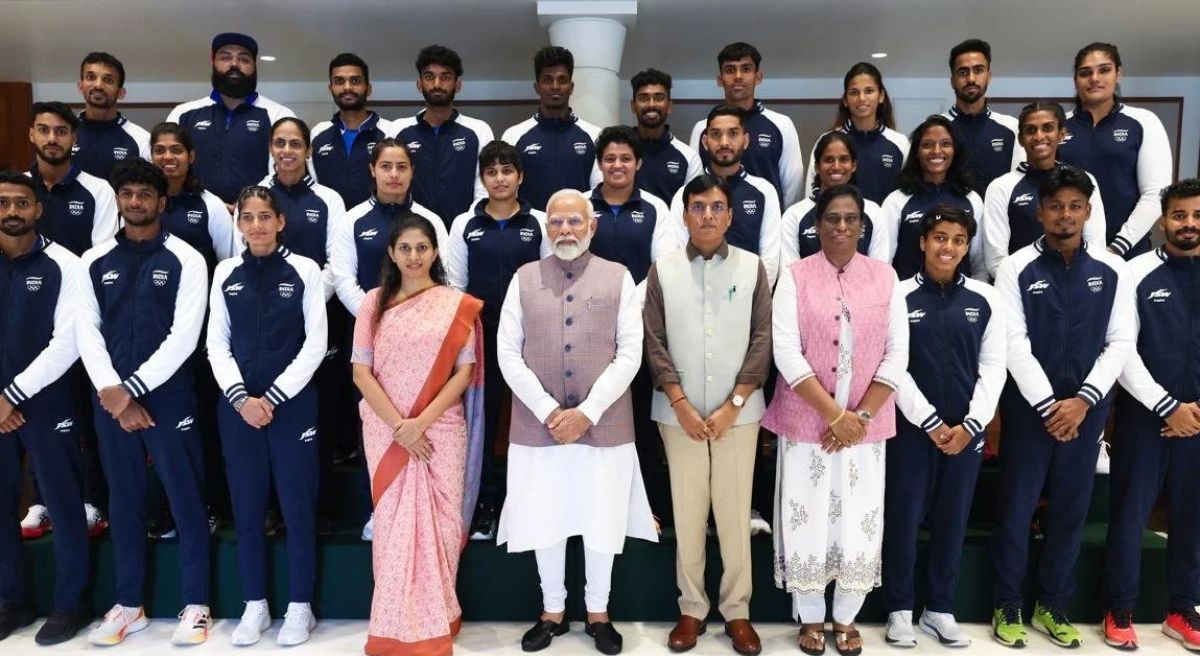 P.M Modi meets olympic players.